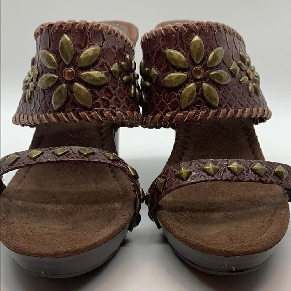 Amanda Smith Topaz Brown embellished sandals